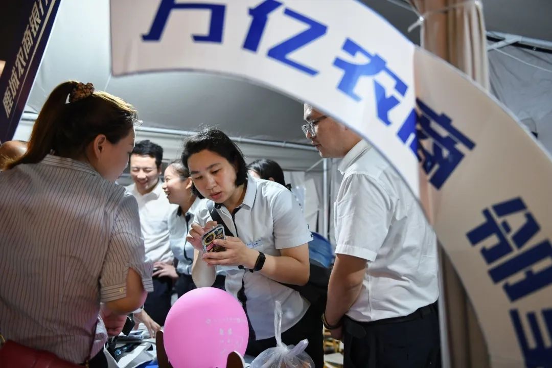 温州这群爷爷奶奶叔叔阿姨火了!网友:感觉他们在发光-宣传温州-温州网